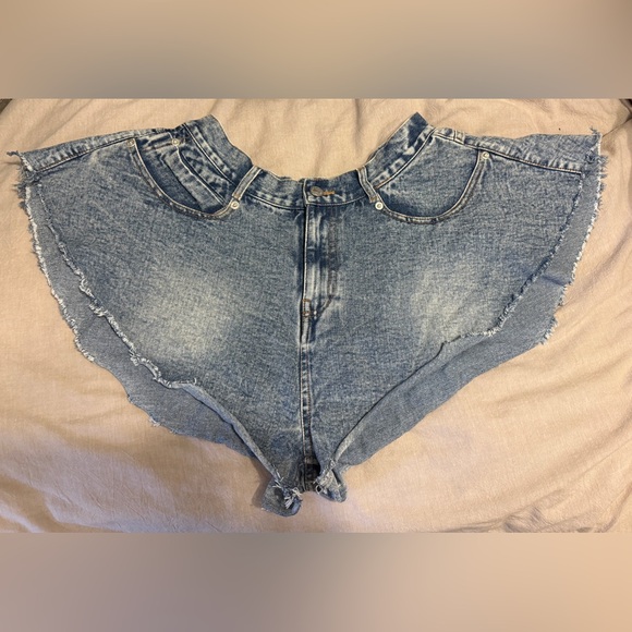 Distressed Ruffle Denim Shorts - Picture 4 of 8